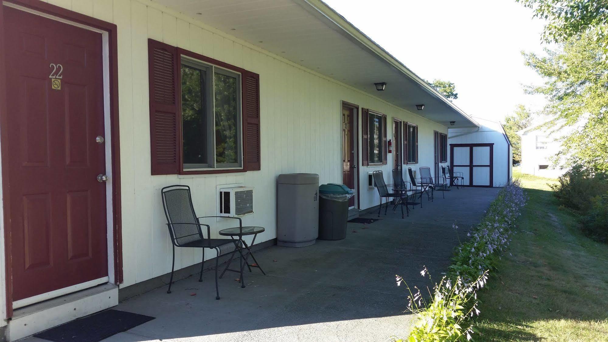 Acadia Sunrise Motel Trenton Exterior photo